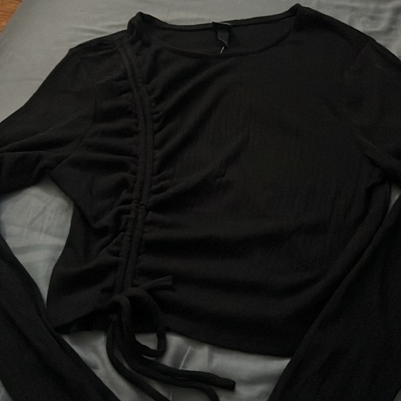 Black top - Picture 2 of 3